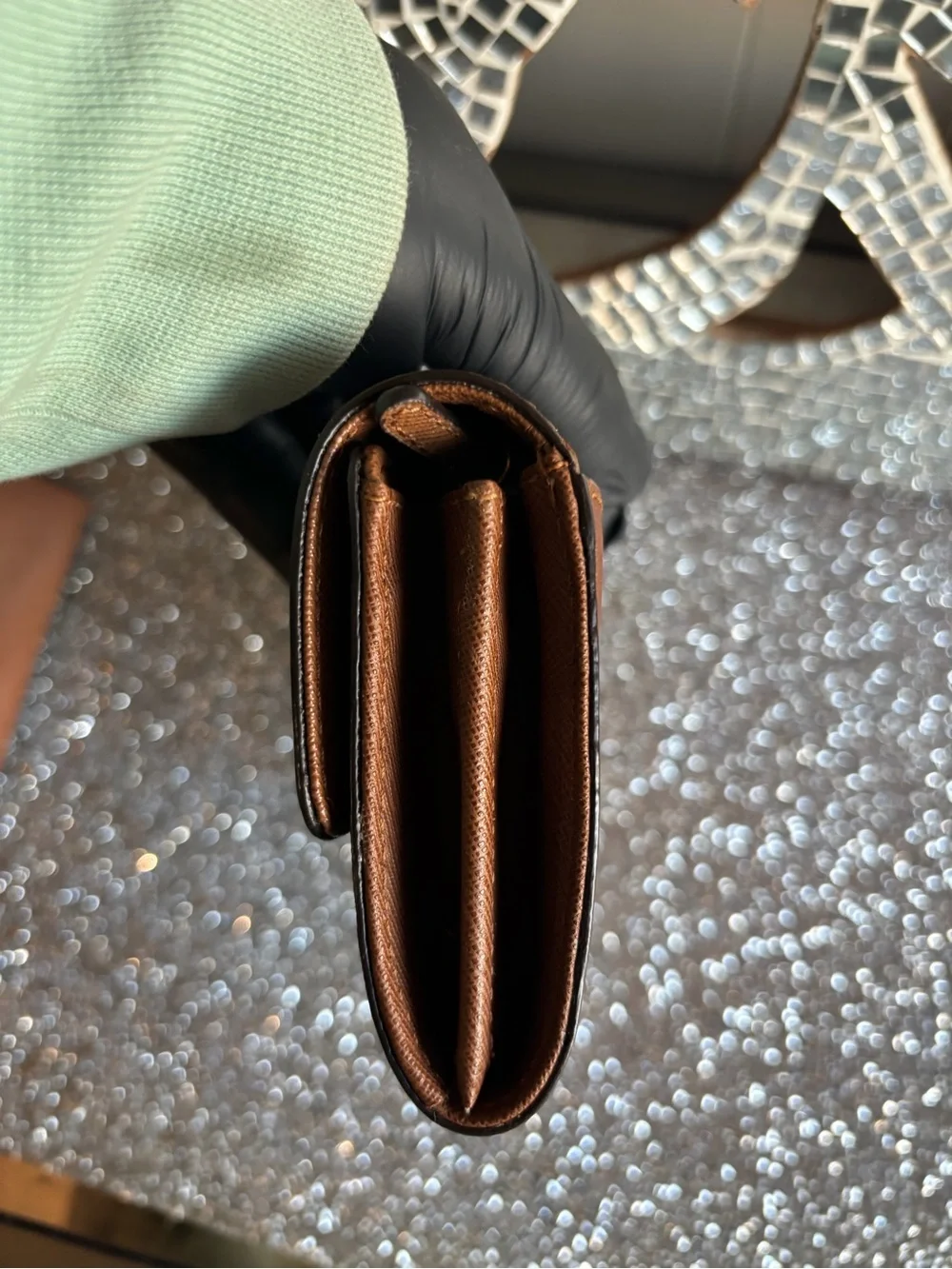 🌟Michael Kors Brown Women’s Handbag with Matching Wallet
